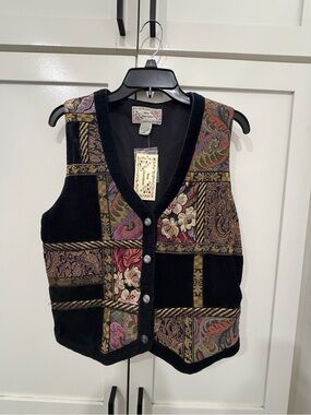 NWT New Directions vintage tapestry velvet vest women’s size L